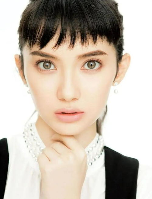 混血?dú)赓|(zhì)市川紗椰 皮膚白皙,身材高挑,一見(jiàn)傾心